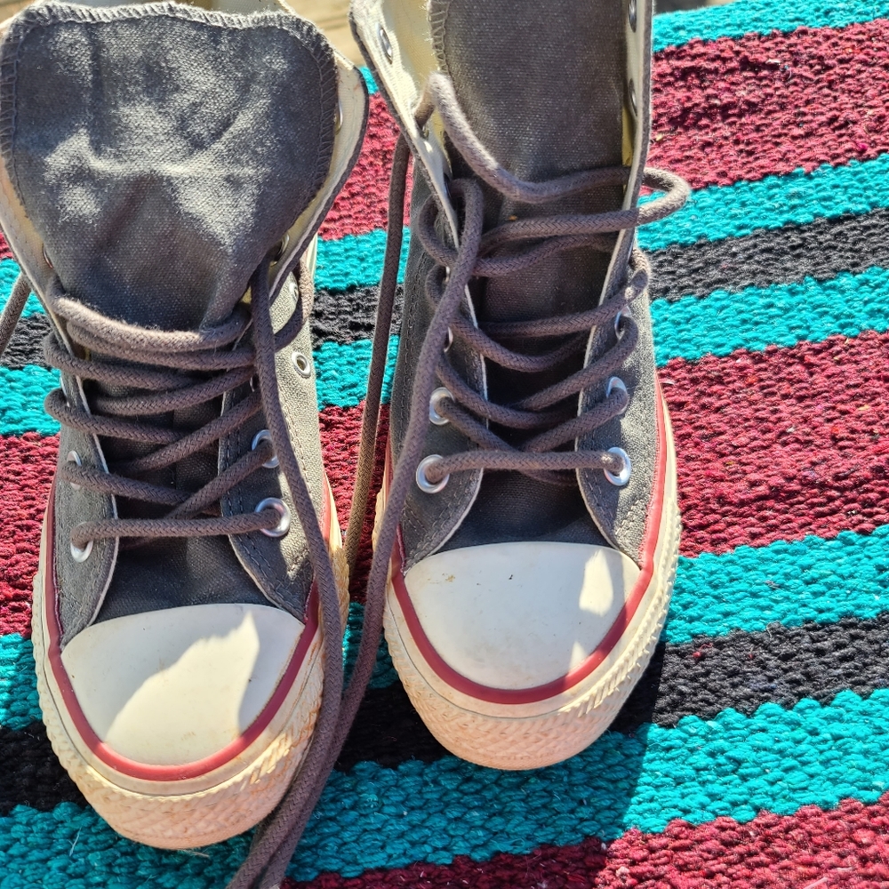 Grey converse